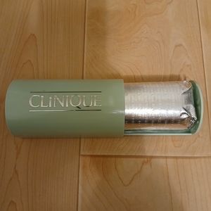 New Clinque Facial Soap 6 oz mild with soap dish.
